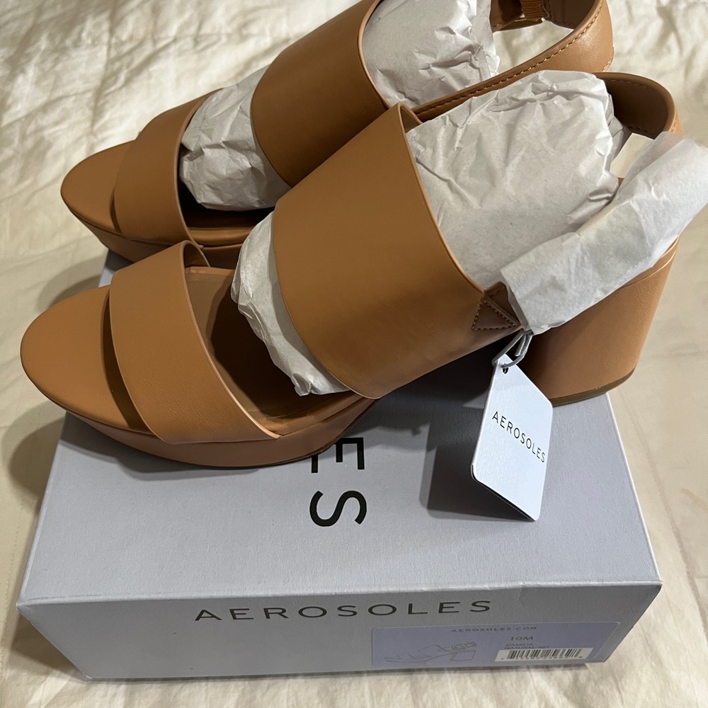 AEROSOLES Camila Natural Brown Heels